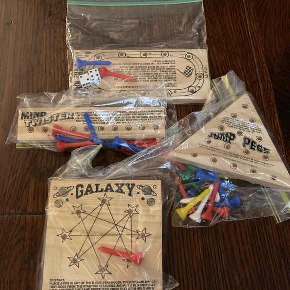 Vintage 7 Wooden Peg Games! - Picture 2 of 3